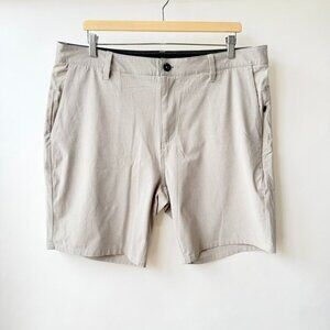 Vuori Aim Shorts – Khaki Performance Shorts Size 36 J215